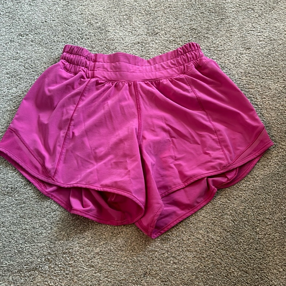 Lululemon Hotty Hot Low Rise 4 in. shorts